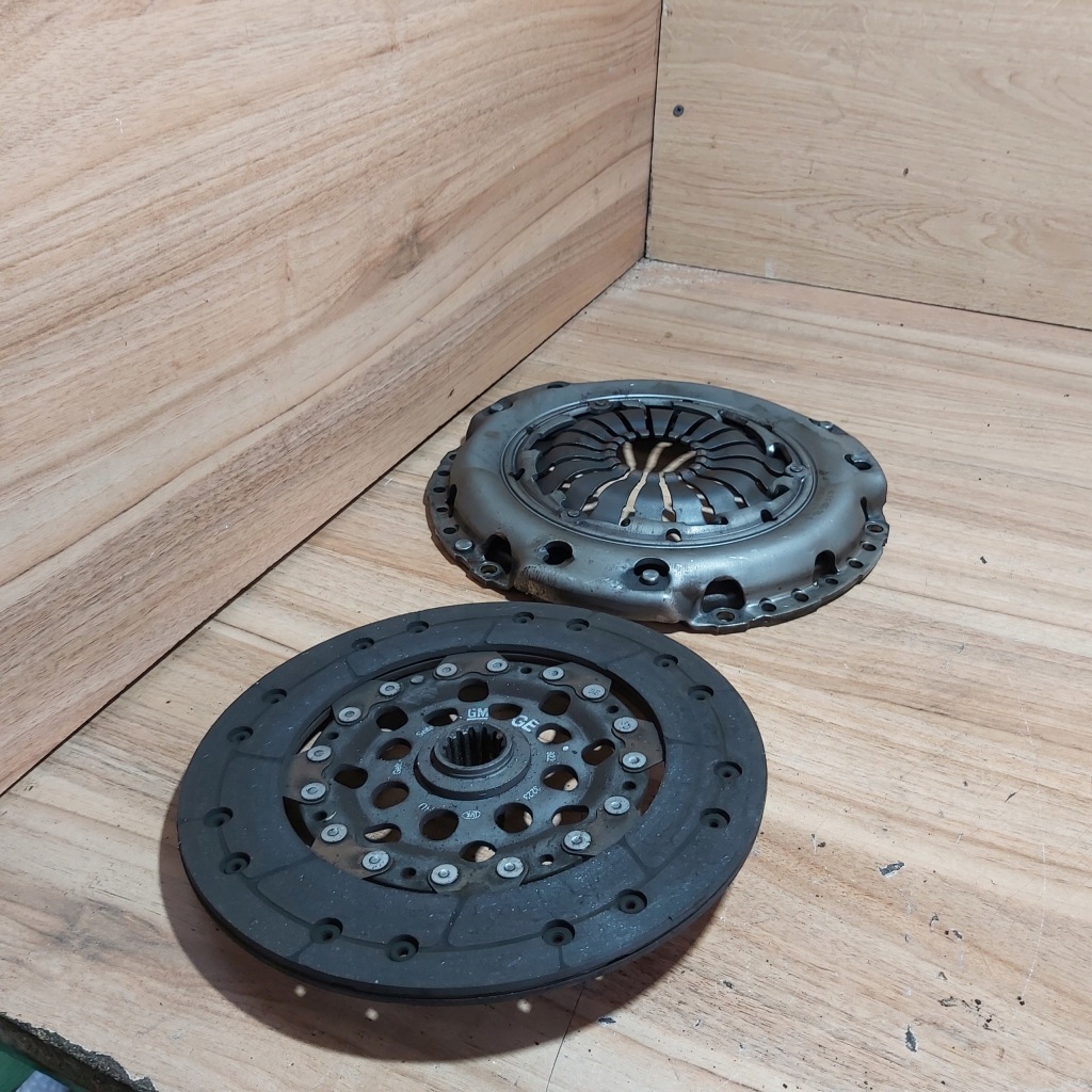 фото №1, Сцепление двухмассовый маховик signum 2.2 16v 55350579 9126539