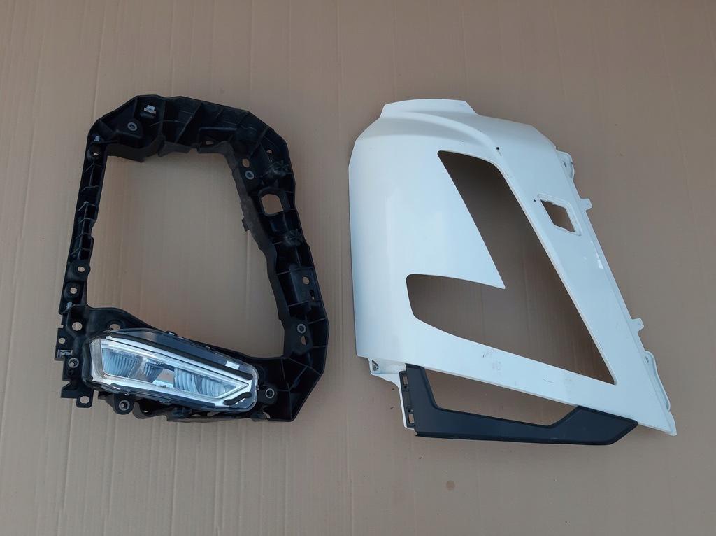 фото №4, Volvo fmx fm5 панель фари рамка протитуманна фара правий