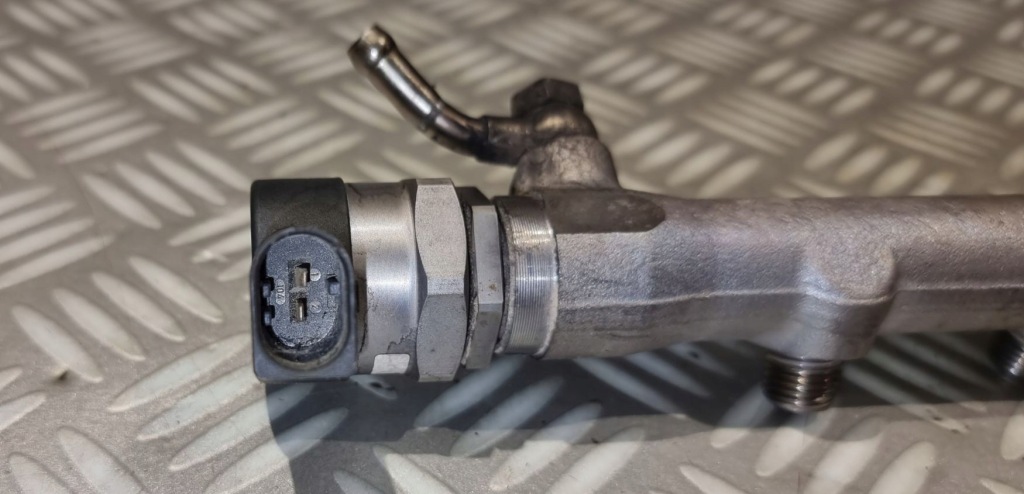 Bmw e60 e65 e70 e90 3.0 d m57n2 молдинг упорскування датчик пального 7795514 12r Київ