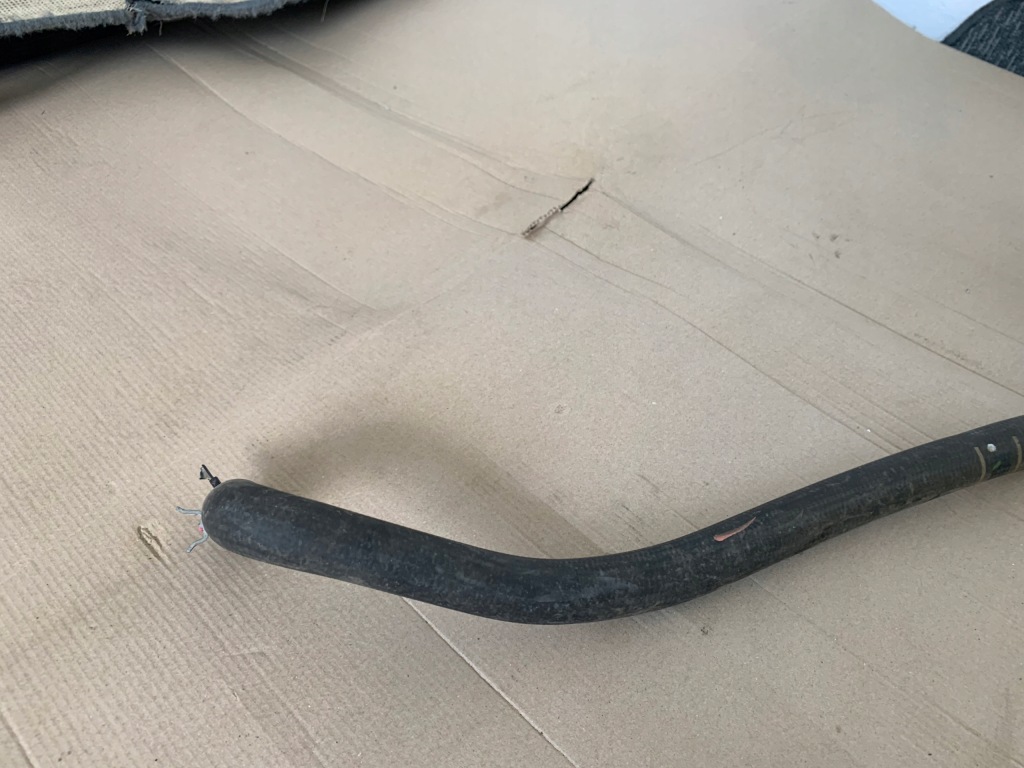 Ford mustang mach-e 2021r труба пабтрубок  шланги шланг воды оригинал с Разборки