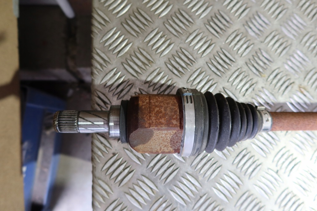 фото №2, Приводной вал правая sandero ii 6553r