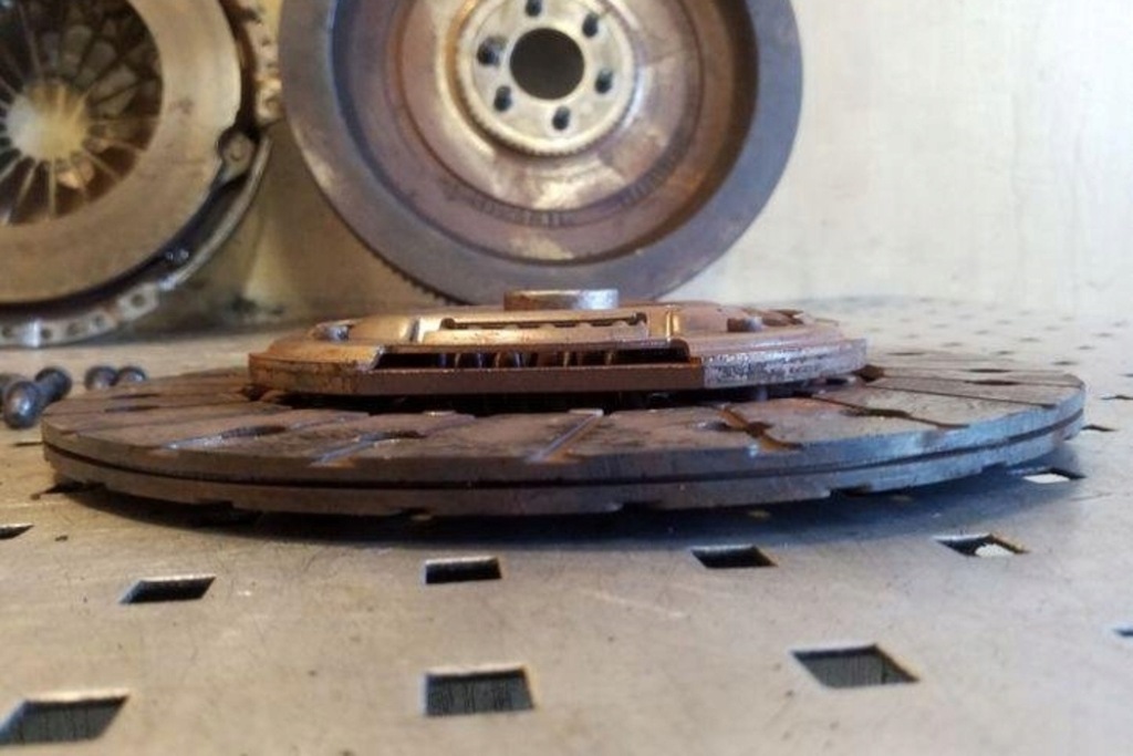 фото №8, Комплект сцепления vw passat variant b8 3g5 04l105273 1.6l дизель 88kw 2015