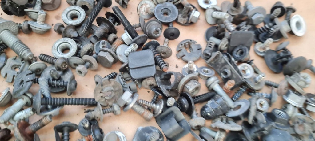 фото №12, Q5 8r sq5 болты винтики защёлки перед бампера поперечина ly9b a4 b8 a5 s4