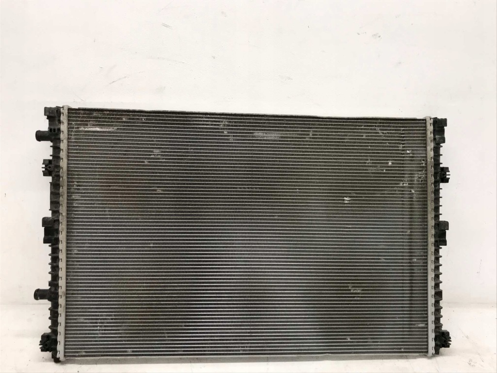 Купити Радіатор води audi q7 2 a6 c8 4m0145804aa