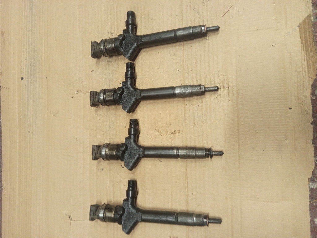 фото №1, Mazda 5 6 05-10r 2,0 форсунка rf8g13h50