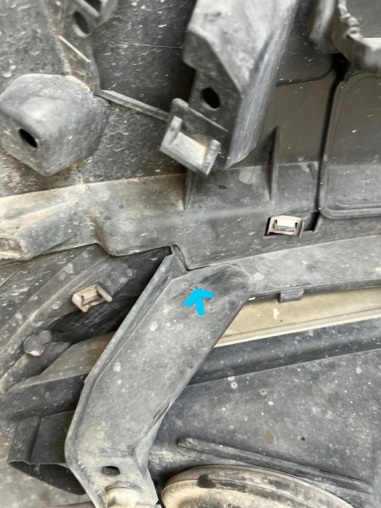 фото №16, Бампер перед передній lancia delta протитуманні фари