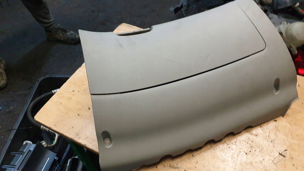 фото №1, Skoda octavia ii бардачок пассажира europa