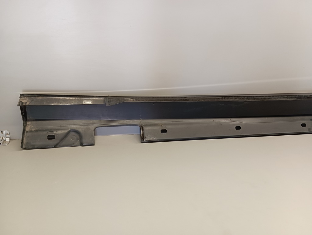 фото №7, Молдинг порог правая mercedes e-klasa w212 kombi nr lak 197 a2126900840