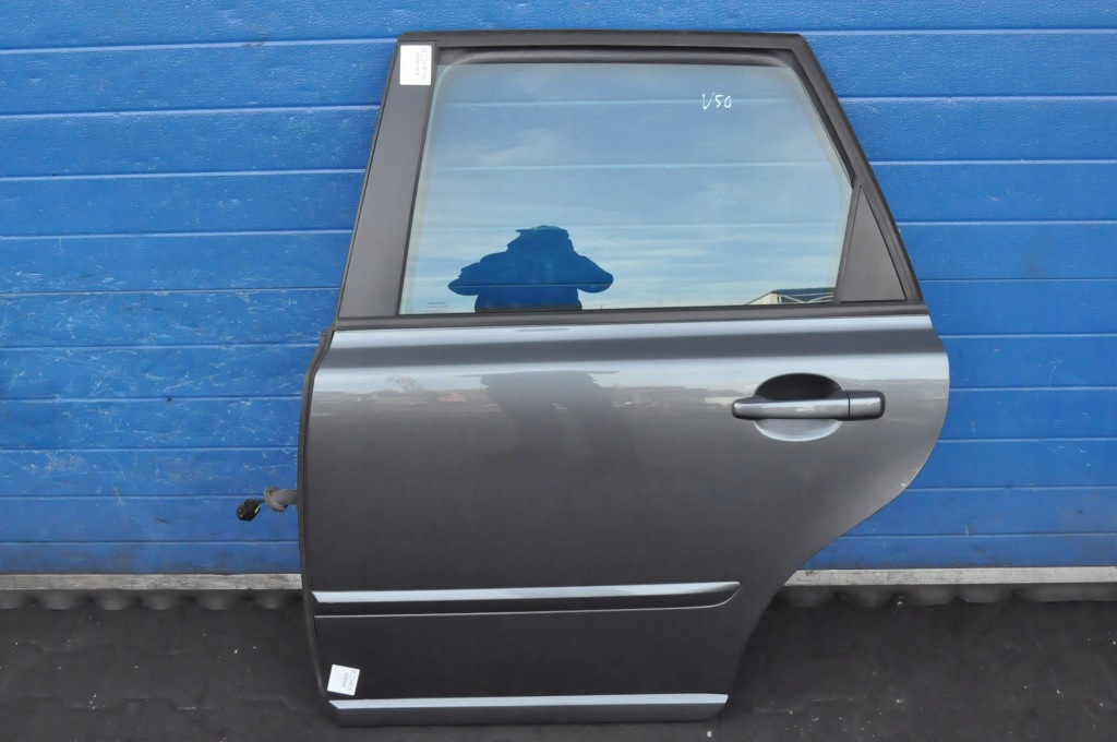 фото №1, Volvo v50 двері лівий задня задні kombi повний