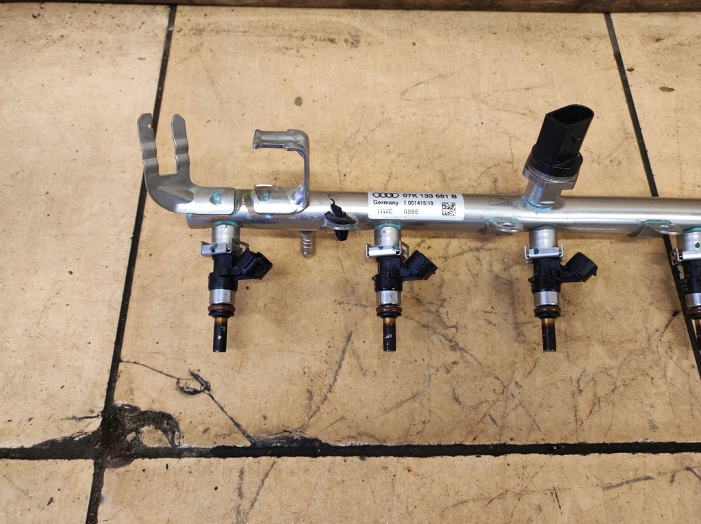 фото №6, Инжектор молдинг впрыскная топлива audi a3 rs3 8v 2.5 tfsi