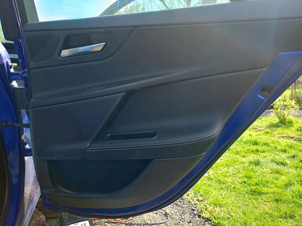 фото №9, Jaguar xe сиденья заднее сиденье r sport обивка дверь потолок пластики.