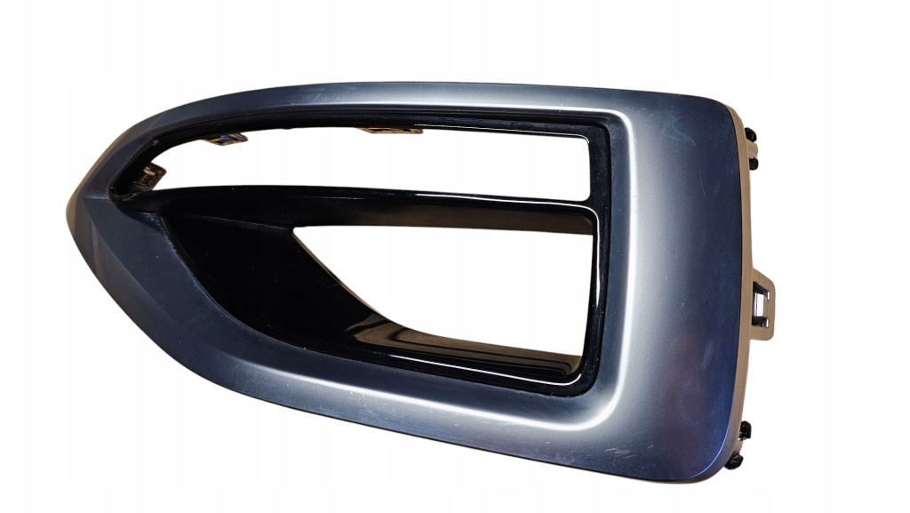 Решётка бампера рамка p+l задний  kia sportage v 86661-r2ca0 86662-r2ca0 Цена