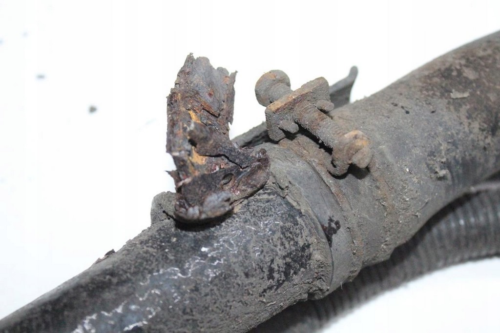 фото №3, Nissan note 07 1.4 труба заливна горловина пального