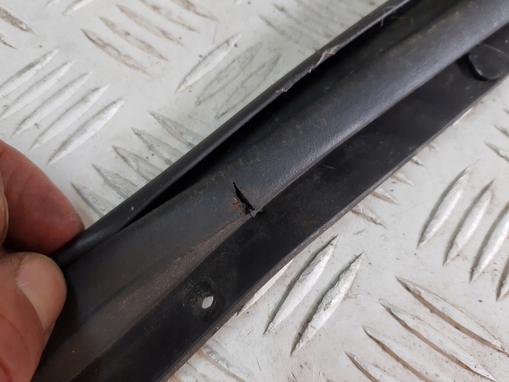 фото №4, Nissan pulsar прокладка гумовий елемент капот