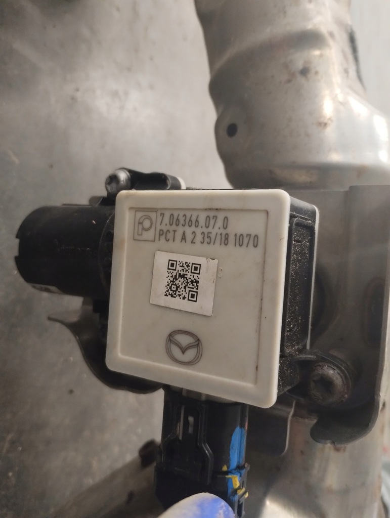 фото №7, Mazda 3 bp iv usa sedan выхлоп гаситель катализатор крышка багажника клапан труба