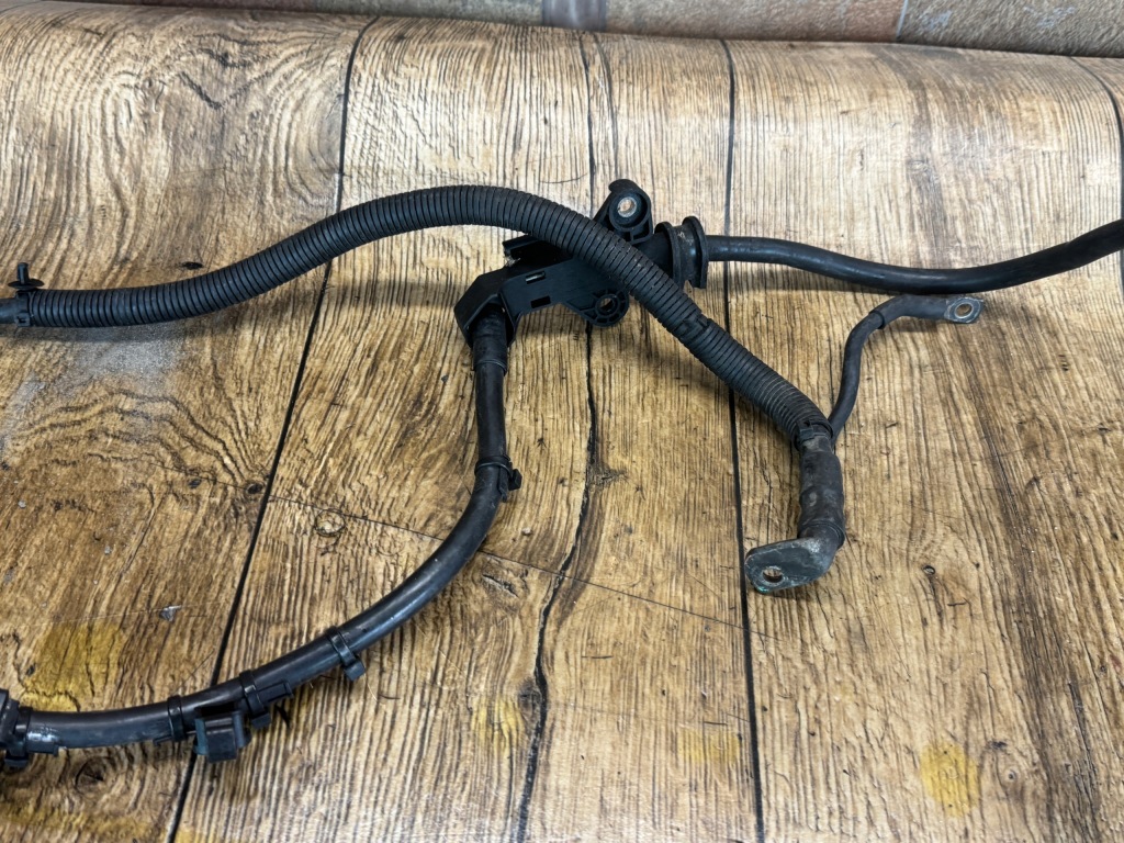 Audi a6 c6 шланг клема плюсова акумулятор стартер 2.7 3.0 tdi Київ