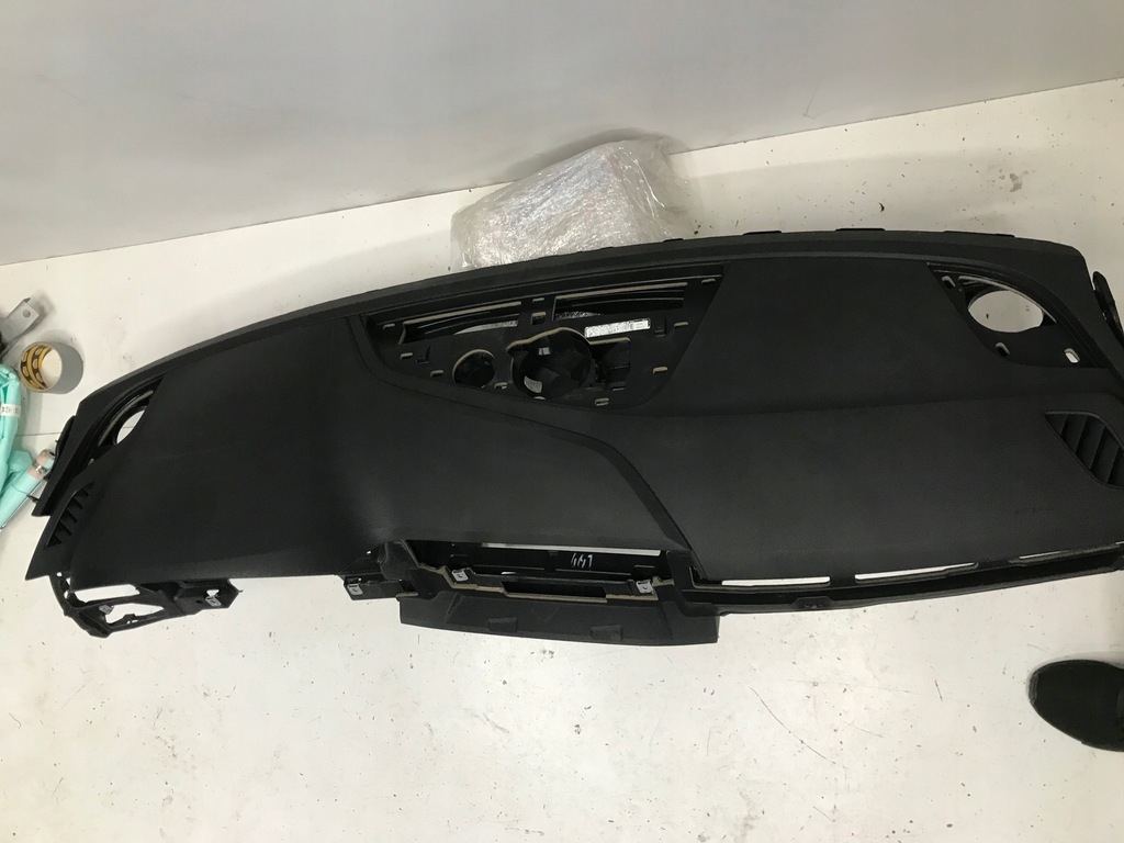 фото №5, Audi a4 b9 приборная панель консоль оригинал bez проекционный дисплей