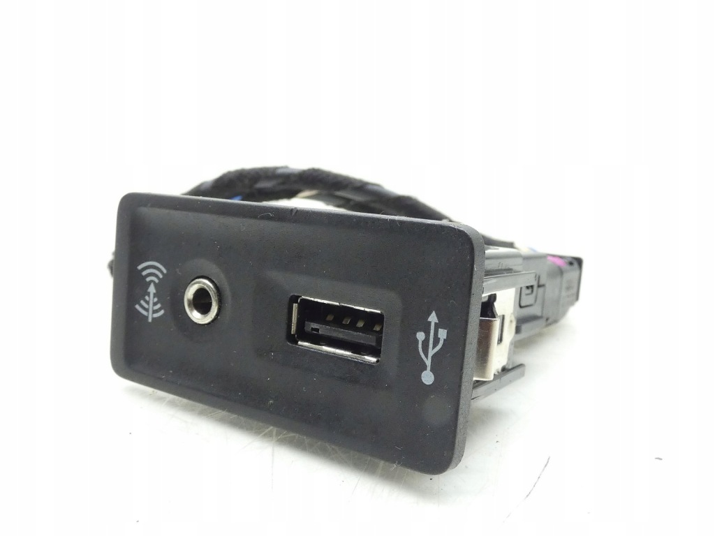 фото №1, Port роз'єм вхід інтерфейс usb aux in vw passat b8 5g0035222h