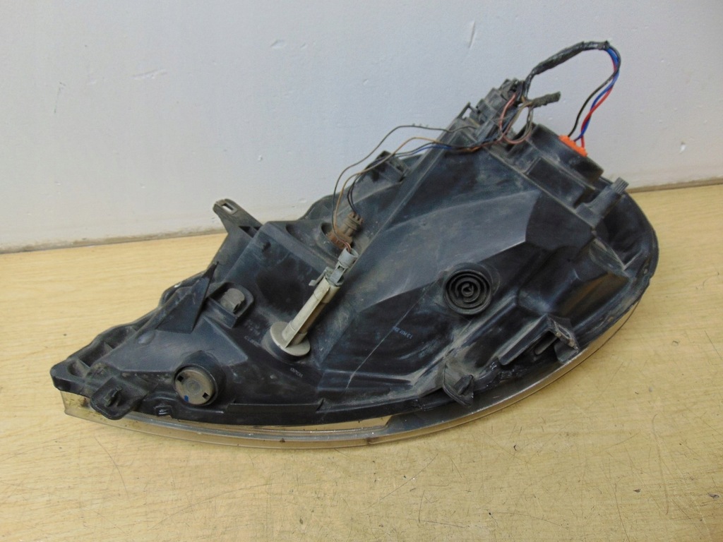 фото №12, Лампа права перед opel vivaro lift 2006- europa