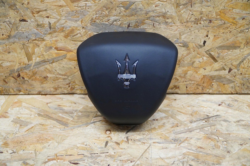 фото №12, Приборная панель консоль ремни подушка подушка безопасности maserati levante оригинал идеальное состояние белый nić