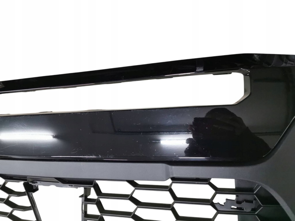 Бампер, решётка средняя jeep avenger 261. Доставка