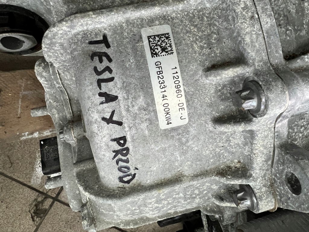 Tesla model y 20- awd long range двигатель электрический перед 3de 27 tyś! Цена