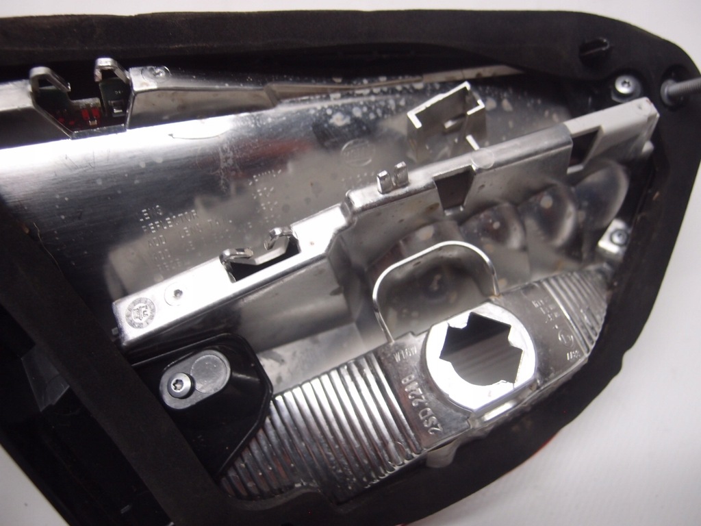 фото №8, Лампа крышки правый задняя opel crossland 39137528