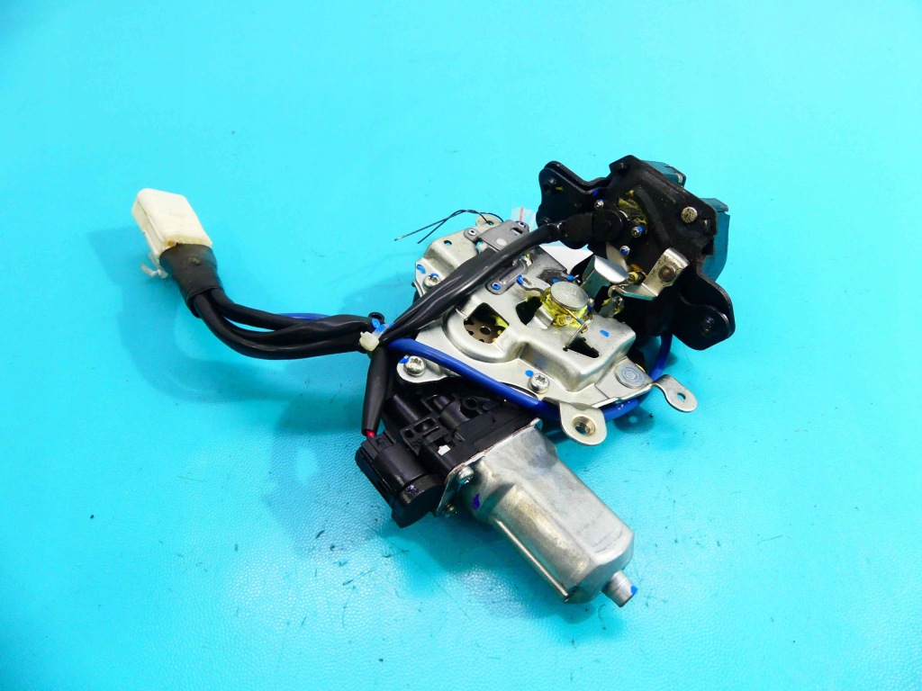 Замок кришки задній 9pin lexus rx 2 03-08 hb 5d Ціна