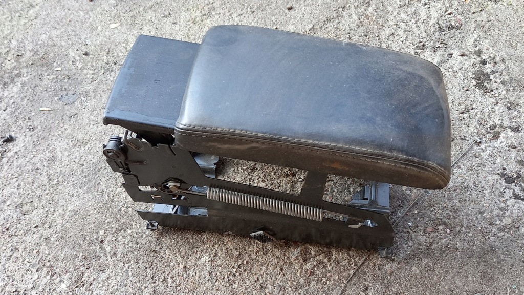 фото №1, Подлокотник vw passat b5 lift 03r