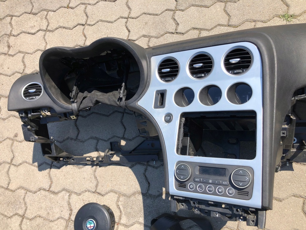 фото №5, Alfa romeo brera приборная панель консоль подушка безопасности ремни приборная панель