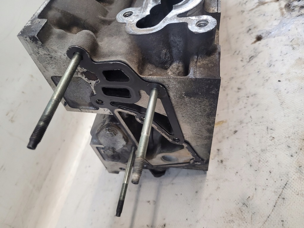 фото №13, Головка оригінальний номер 9634355510 + вали peugeot 407 1.8b 81kw 02r.