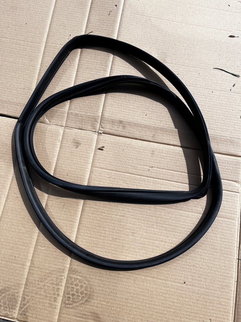 фото №1, 158 ford edge ii mk2 прокладка дверь перед передняя правая