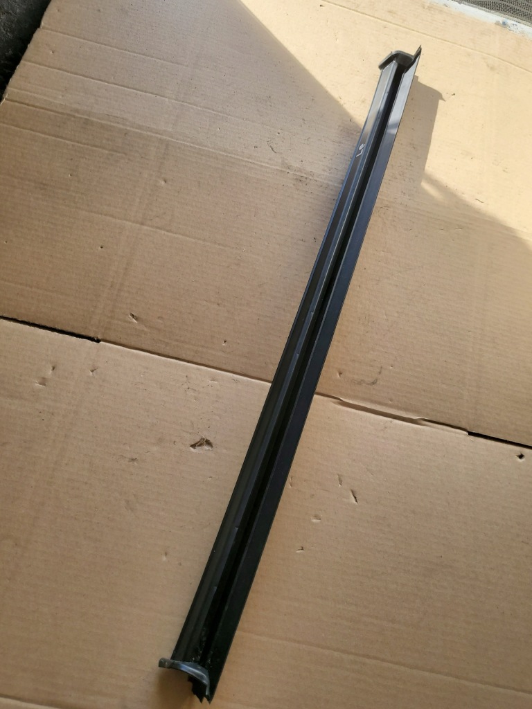 фото №1, Молдинг прокладка дверь левый перед volvo xc90 ii