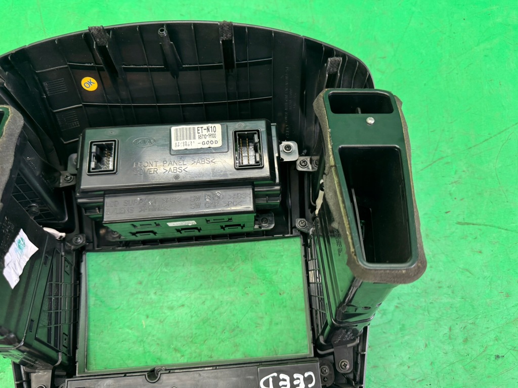 фото №9, Рамка консоли радио дисплей панель обдув ac kia ceed i 1 06-09 europa