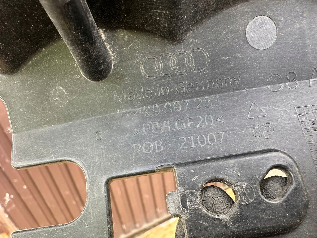 фото №13, Кронштейн каркас решетка 4k0807233 audi a6 c8