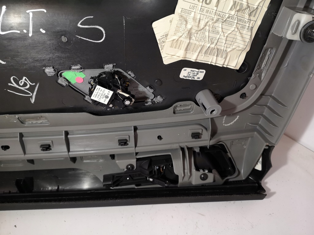 фото №9, Обивка дверь vw jetta левый задняя 1k5867211