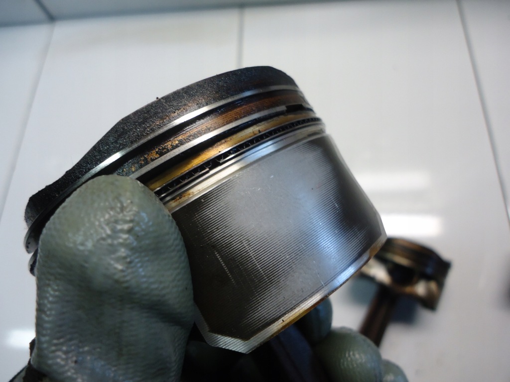 Bmw e87 e90 2.0 n43b20 поршень з шатун 83.996 543 Зі Шроту