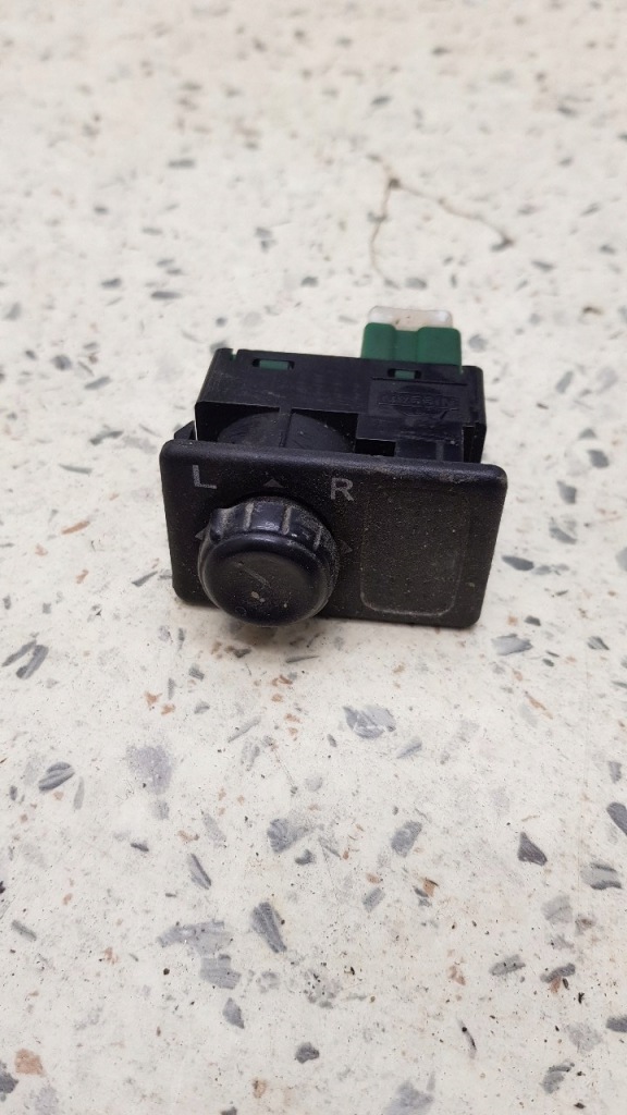 фото №1, Кнопка регулировки зеркал primera p11 lift