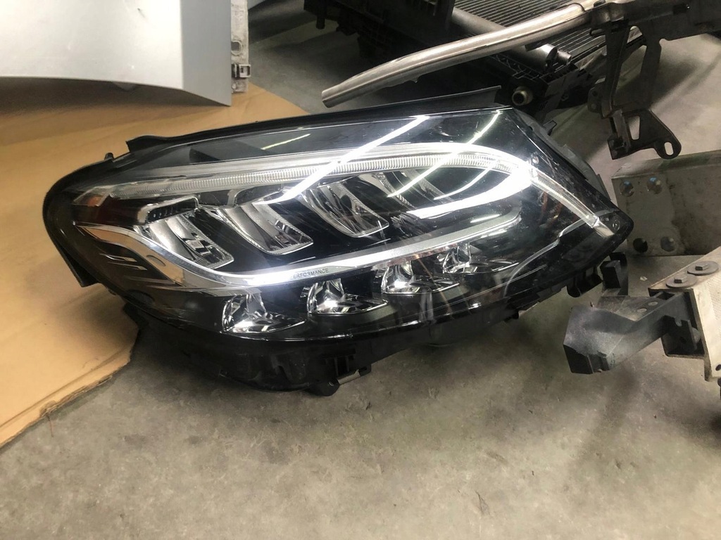 фото №6, Mercedes-benz w205 lift c-klasa оригинальный kompletny перед капот лампы