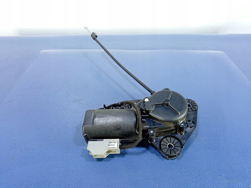 фото №1, Volvo s90 ii доводчик крышки багажника 2 pin