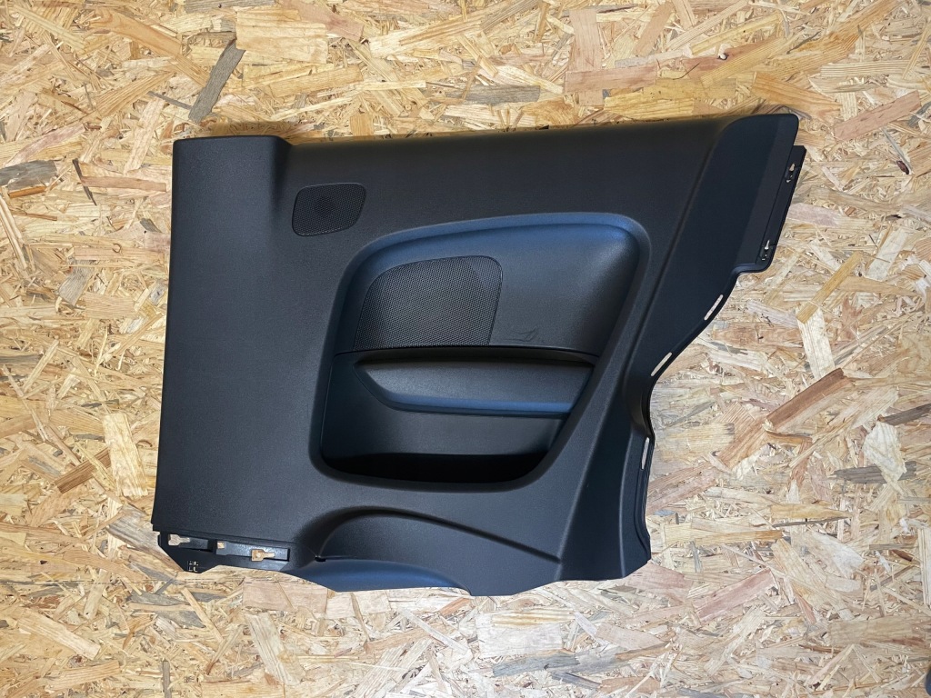 фото №1, Обшивка оббивка правий задня audi a1 8x3 3-дверні