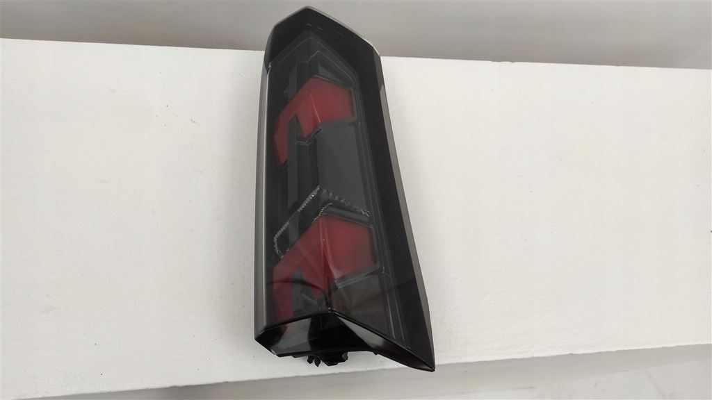 фото №1, Лампа права задня peugeot 2008 ii po 2019