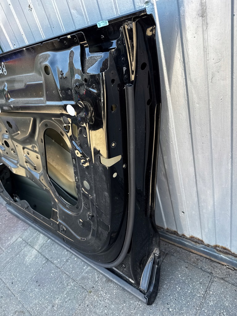 фото №9, Audi rsq8 q8 4m8 двері праве передні молдинг карбон