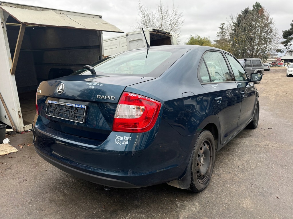 фото №8, Skoda rapid полиця багажника