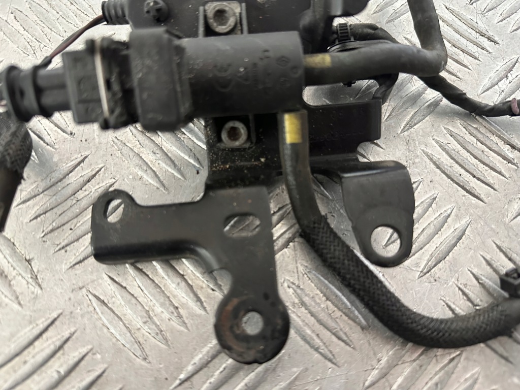 Renault megane iii 1.6 dci клапан вакуумa провода 149329902r в Украине