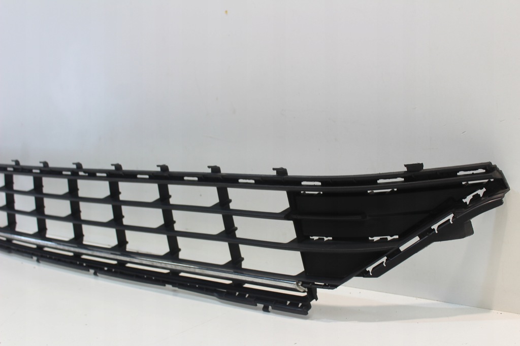 фото №8, Средняя решётка бампера vw golf vii lift 5g0853677l