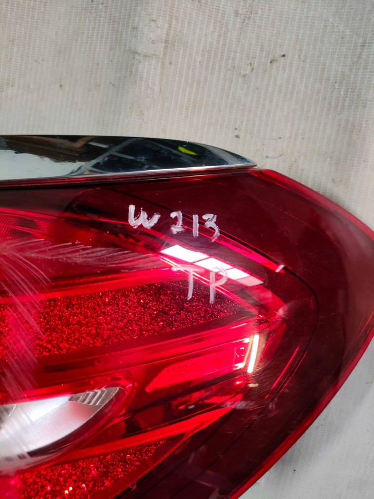 фото №8, Mercedes w213 kombi лампа правый задняя