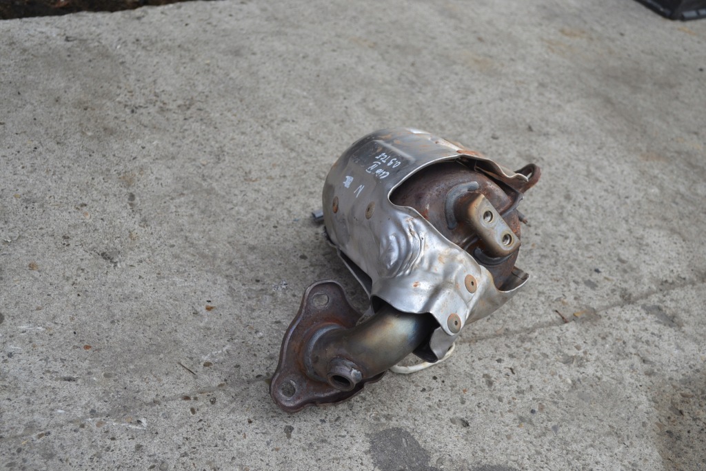 Катализатор dacia sandero 2 0,9 tce renault clio iv Оригинал