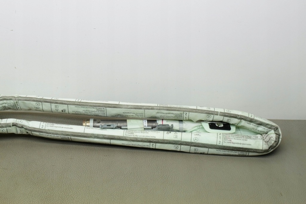 фото №7, Шторка безпеки права mercedes-benz e w212 a2128604802 2012