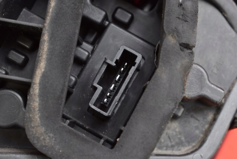 фото №8, Лампа права задня задня uk 265506669r dacia sandero 2 ii 12-20